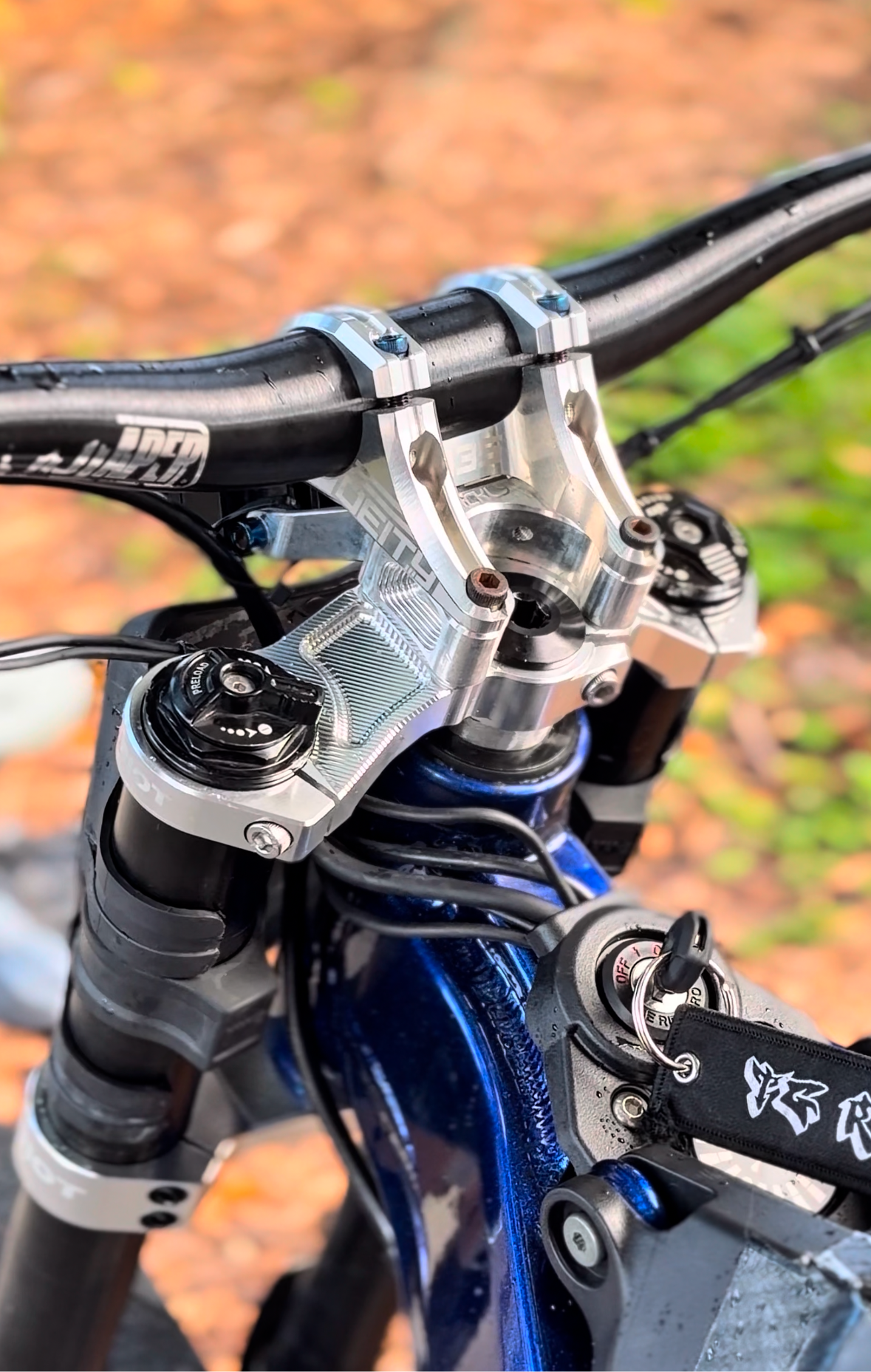 Riot Drop Crown Triple Tree — Stock Surron KKE Forks